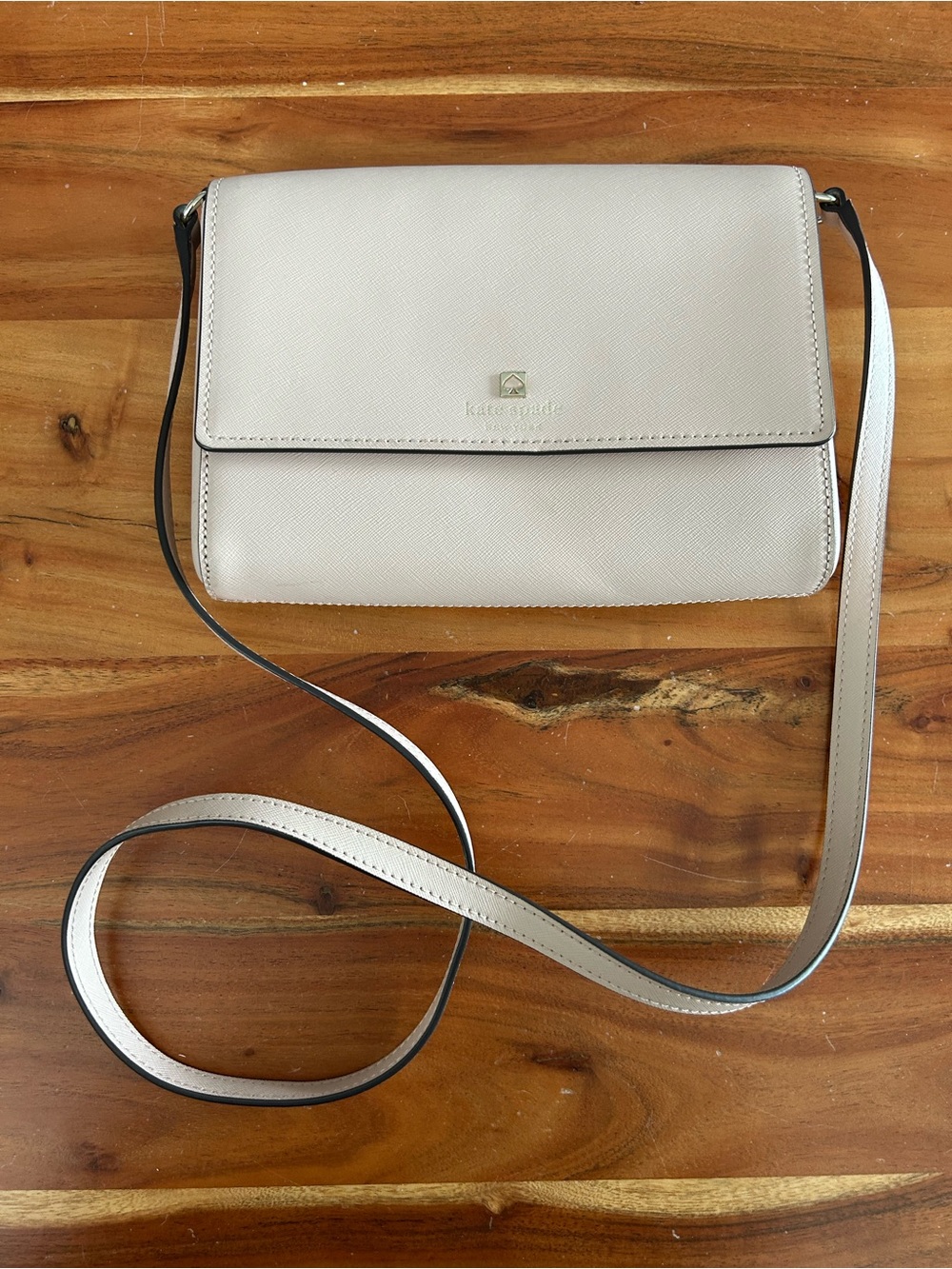 Kate Spade Light Baby Pink Leather Crossbody Chic Flap Closure Shoulder Bag - Picture 2 of 10